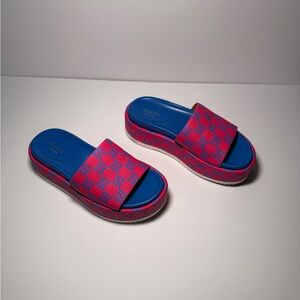 Gucci Blue and Fuchsia Logo Platform Slide Sandals